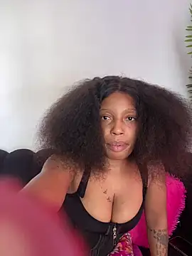 Snapshot of Thando04 chatting on 01-07-26, 10:40 Thando04 online show from 01-07-26, 10:40