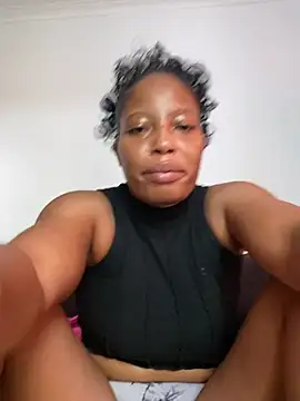 Snapshot of Thando04 chatting on 01-14-26, 10:32 Thando04 online show from 01-14-26, 10:32