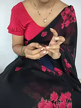 lovelygirl4567 online show from 06-07-26, 05:44