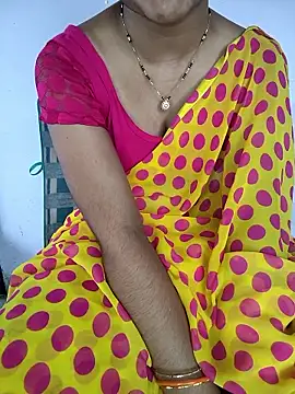 lovelygirl4567 online show from 06-10-26, 05:50