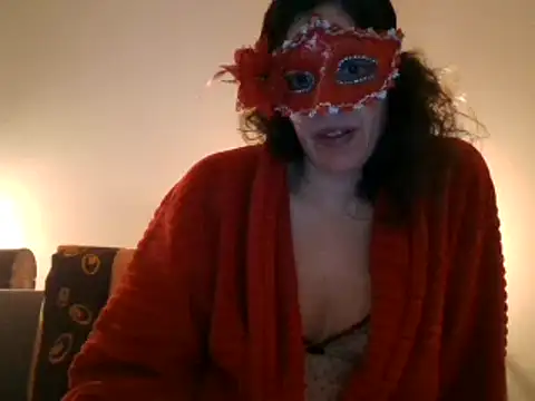 Snapshot of couple-tuga chatting on 01-15-26, 10:24 couple-tuga online show from 01-15-26, 10:24