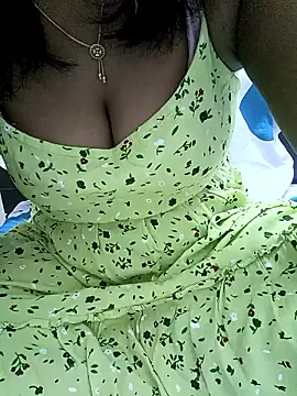 Snapshot of Tamil_Vishalini chatting on 01-07-26, 04:26 Tamil Vishalini online show from 01-07-26, 04:26