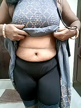 Snapshot of Tamil_Vishalini chatting on 01-12-26, 04:29 Tamil Vishalini online show from 01-12-26, 04:29