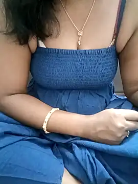 Snapshot of Tamil_Vishalini chatting on 01-16-26, 05:28 Tamil Vishalini online show from 01-16-26, 05:28