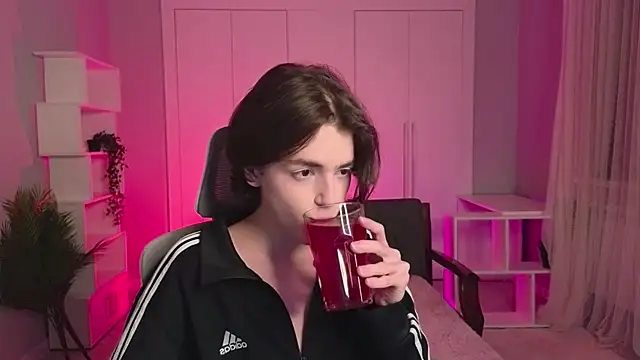 b0y fantasy online show from 02-08-25, 06:12