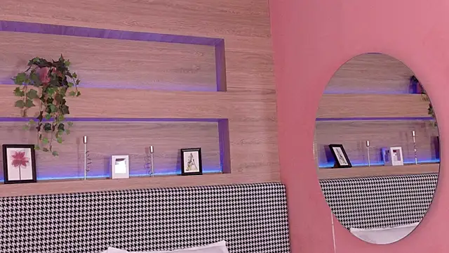 Snapshot of NickyBelmonth chatting on 01-20-25, 11:56 NickyBelmonth online show from 01-20-25, 11:56