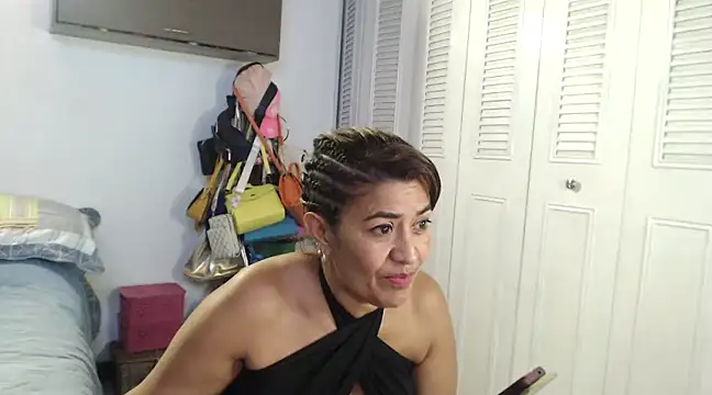 Snapshot of CamilaLix chatting on 01-28-25, 12:47 CamilaLix online show from 01-28-25, 12:47