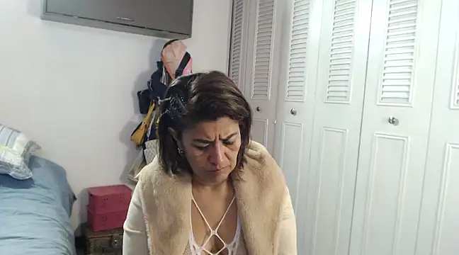 Snapshot of CamilaLix chatting on 01-31-25, 05:09 CamilaLix online show from 01-31-25, 05:09