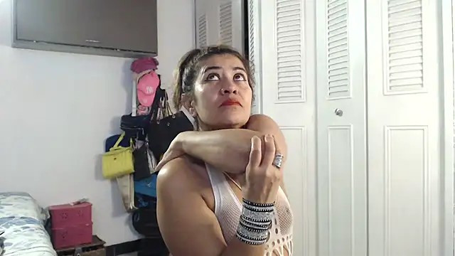 Snapshot of CamilaLix chatting on 02-28-25, 12:21 CamilaLix online show from 02-28-25, 12:21