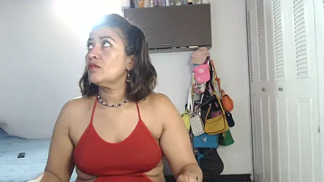 Snapshot of CamilaLix chatting on 03-05-25, 12:16 CamilaLix online show from 03-05-25, 12:16