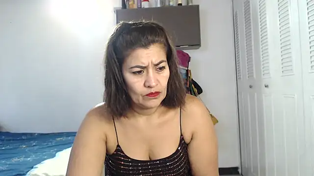 Snapshot of CamilaLix chatting on 03-12-25, 11:01 CamilaLix online show from 03-12-25, 11:01