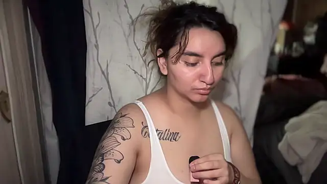 mamifresita online show from 11-26-25, 05:03