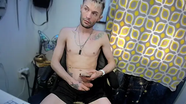 Trystan Spellman online show from 04-19-26, 06:21