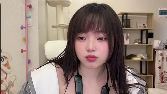 Chenjing0 online show from 11-23-25, 04:34