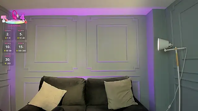 Snapshot of NiaSalvatore chatting on 11-25-25, 06:41 NiaSalvatore online show from 11-25-25, 06:41