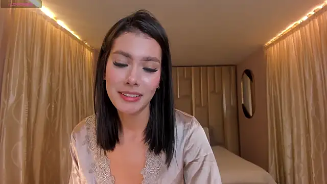 Snapshot of NiaSalvatore chatting on 12-13-25, 08:04 NiaSalvatore online show from 12-13-25, 08:04