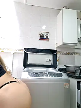 karina warthon online show from 10-04-25, 05:44