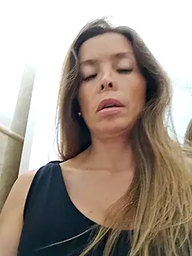 karina warthon online show from 10-17-25, 05:26