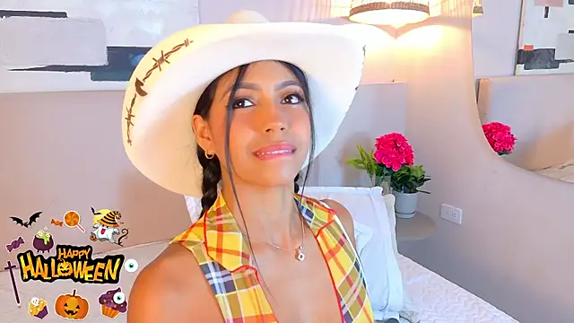 AbieHills online show from 10-31-25, 01:34