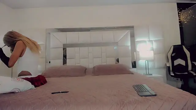 Snapshot of Gisele_fox chatting on 03-14-25, 07:23 Gisele fox online show from 03-14-25, 07:23