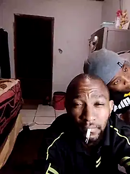 KMbesxxx online show from 11-18-25, 09:19