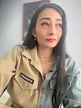 BELLA--26 online show from 11-01-25, 02:08