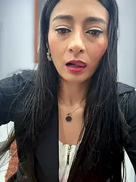 BELLA--26 online show from 12-16-25, 01:49