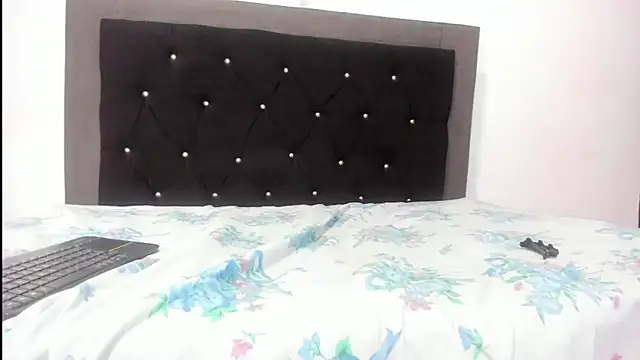 Snapshot of violetadumsper chatting on 02-11-25, 08:58 violetadumsper online show from 02-11-25, 08:58