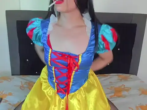 Snapshot of violetadumsper chatting on 11-01-25, 03:30 violetadumsper online show from 11-01-25, 03:30