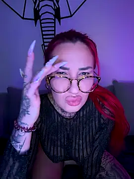 Mia-Fuchs online show from 09-11-25, 09:04