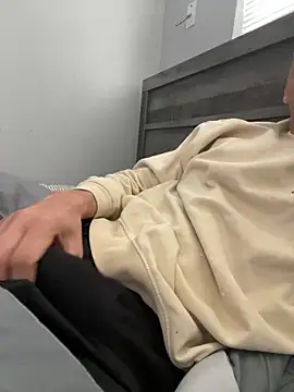 Snapshot of leisurelycriminal chatting on 10-13-25, 04:40 leisurelycriminal online show from 10-13-25, 04:40