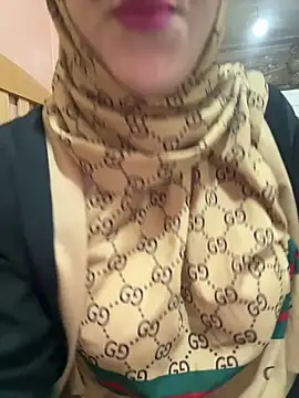 Snapshot of Sindrila_ chatting on 01-31-25, 11:13 Sindrila online show from 01-31-25, 11:13