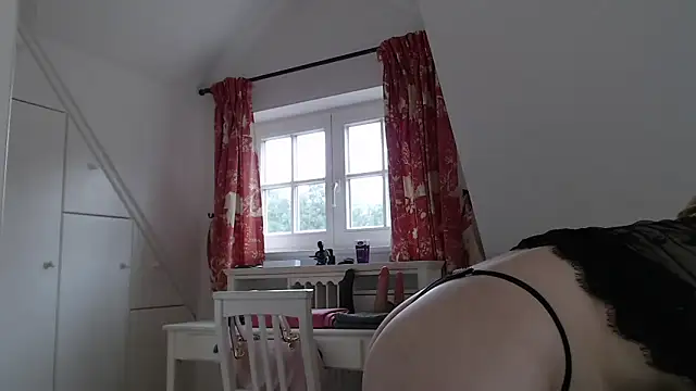 Snapshot of SexyJoanne chatting on 09-16-25, 01:34 SexyJoanne online show from 09-16-25, 01:34