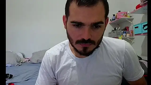 Snapshot of camillebr chatting on 01-21-25, 08:43 camillebr online show from 01-21-25, 08:43