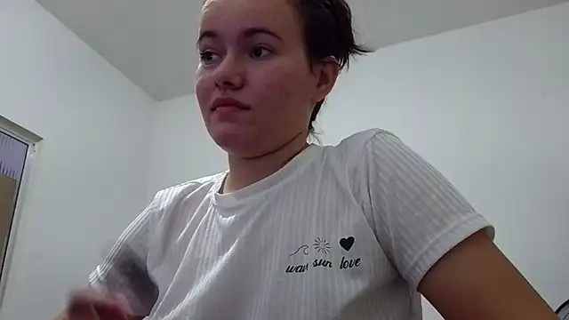 Snapshot of camillebr chatting on 01-29-25, 08:46 camillebr online show from 01-29-25, 08:46