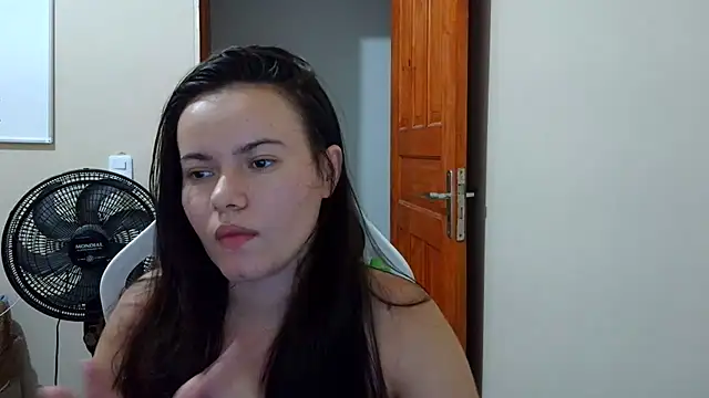 Snapshot of camillebr chatting on 02-20-25, 11:54 camillebr online show from 02-20-25, 11:54