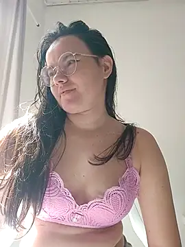 Snapshot of camillebr chatting on 11-05-25, 12:27 camillebr online show from 11-05-25, 12:27