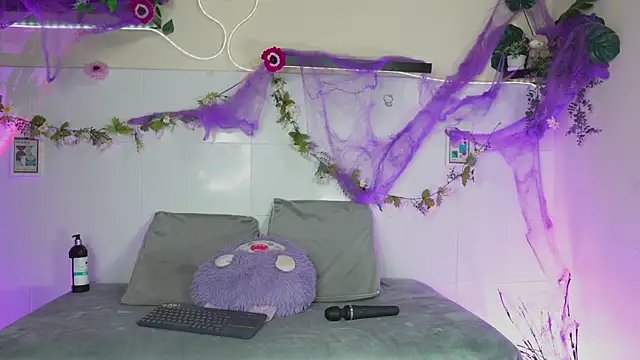 bri cullen online show from 10-24-25, 02:41