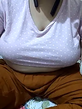 Snapshot of mallupriyapriya chatting on 06-22-26, 05:43 mallupriyapriya online show from 06-22-26, 05:43