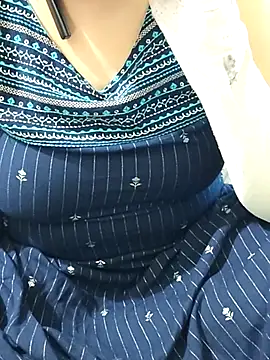 Snapshot of mallupriyapriya chatting on 07-10-26, 08:29 mallupriyapriya online show from 07-10-26, 08:29