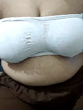 Snapshot of mallupriyapriya chatting on 07-25-26, 10:57 mallupriyapriya online show from 07-25-26, 10:57