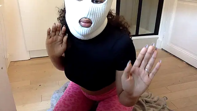 Snapshot of Amira_bayby chatting on 01-13-25, 12:45 Amira bayby online show from 01-13-25, 12:45