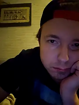 Snapshot of Lucieldark chatting on 01-22-25, 04:44 Lucieldark online show from 01-22-25, 04:44