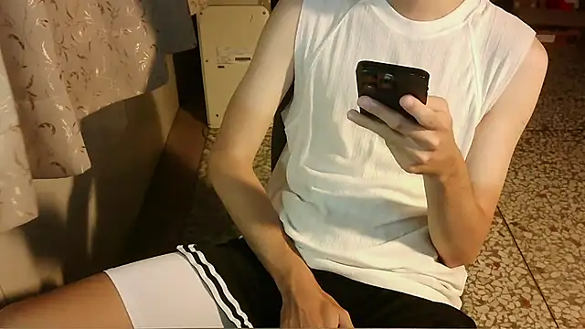 Snapshot of KYU890428 chatting on 07-12-26, 05:26 KYU890428 online show from 07-12-26, 05:26