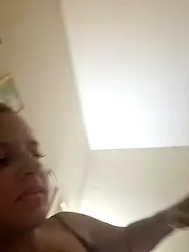 AliceRuivinha2 online show from 10-24-25, 10:33