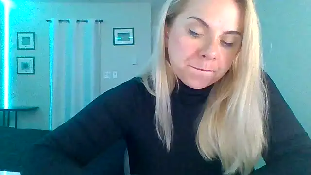 HappyIva online show from 10-13-25, 04:29