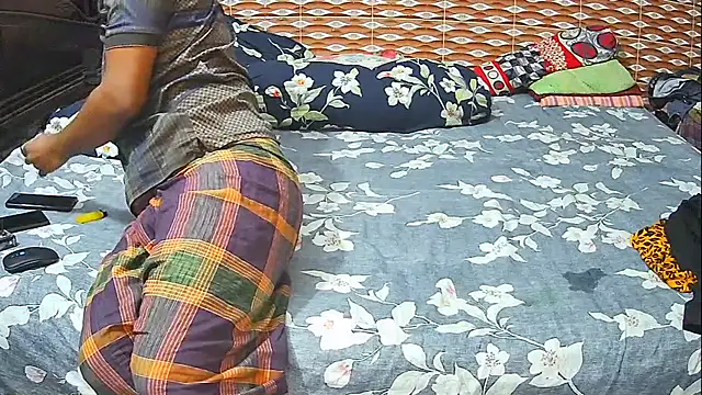 Hot Nila online show from 04-10-26, 03:45