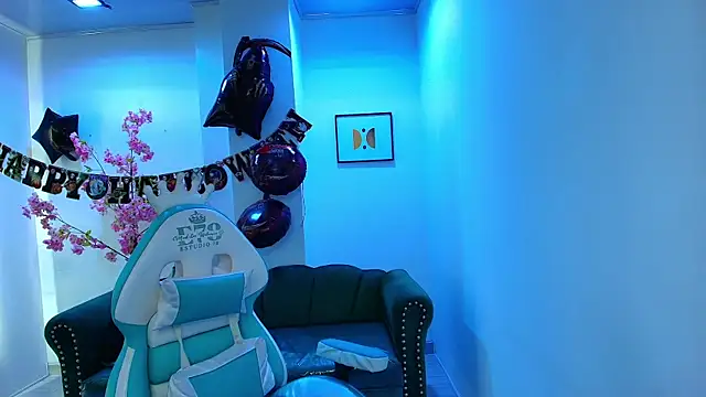 Snapshot of Arianna_sweeet chatting on 10-30-25, 04:03 Arianna sweeet online show from 10-30-25, 04:03