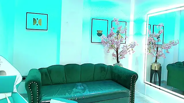 Snapshot of Arianna_sweeet chatting on 11-20-25, 03:28 Arianna sweeet online show from 11-20-25, 03:28