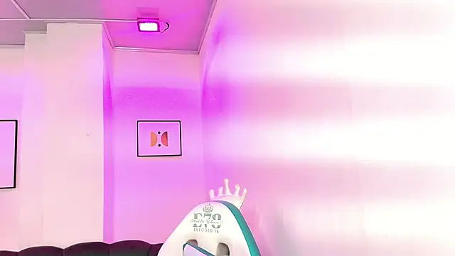 Snapshot of Arianna_sweeet chatting on 12-03-25, 03:36 Arianna sweeet online show from 12-03-25, 03:36